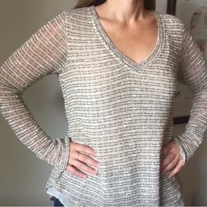 Cream colored light weight flowy sweater Large​